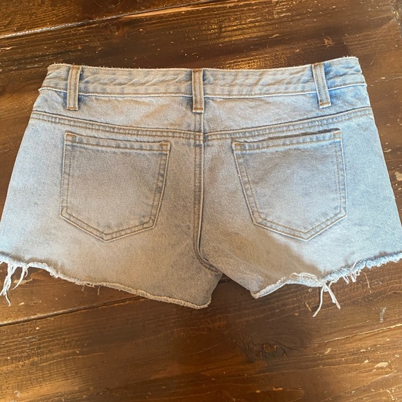 BRANDY MELVILLE low rise light was Jean shorts - Picture 3 of 7